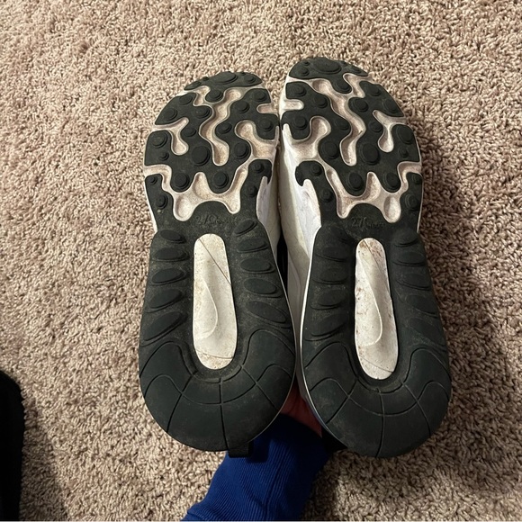 Nike Women's White and Black Sneakers - Picture 6 of 6